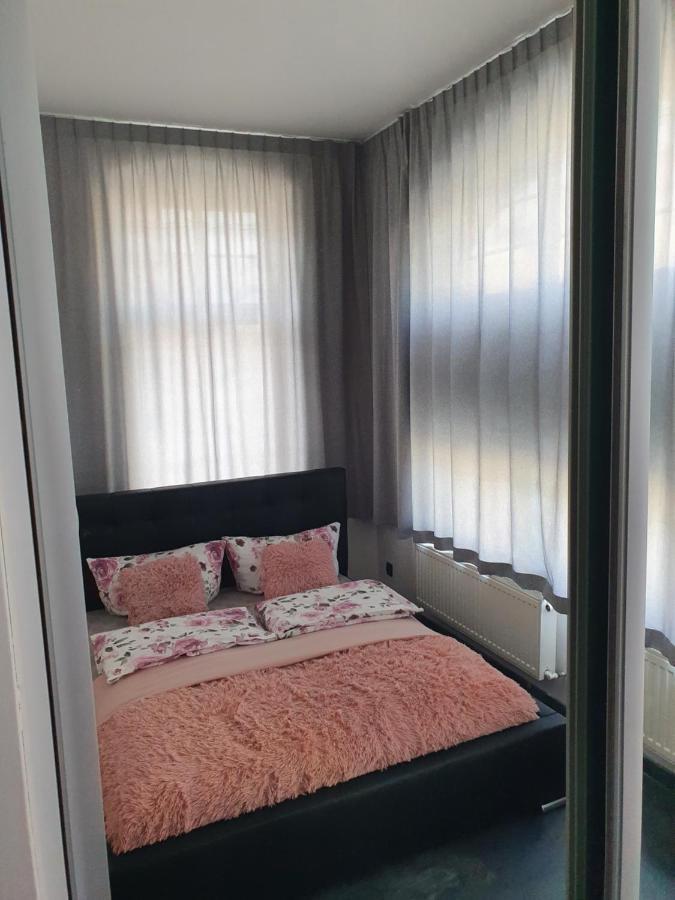 Apartament Sto Metrow Od Morza Świnoujście  Eksteriør billede